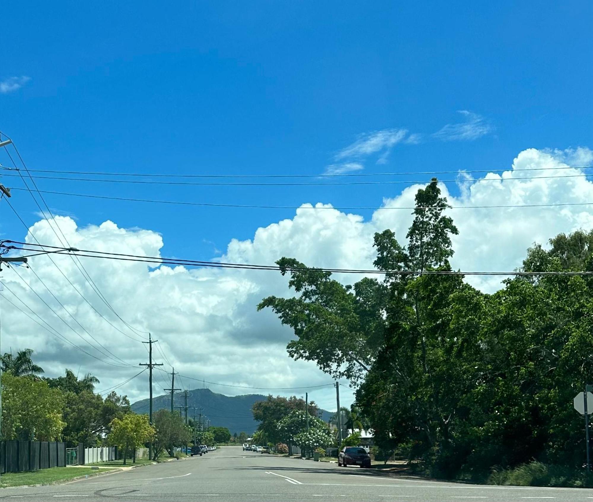 At Henry St West End, Qld 3 Night Min * Townsville