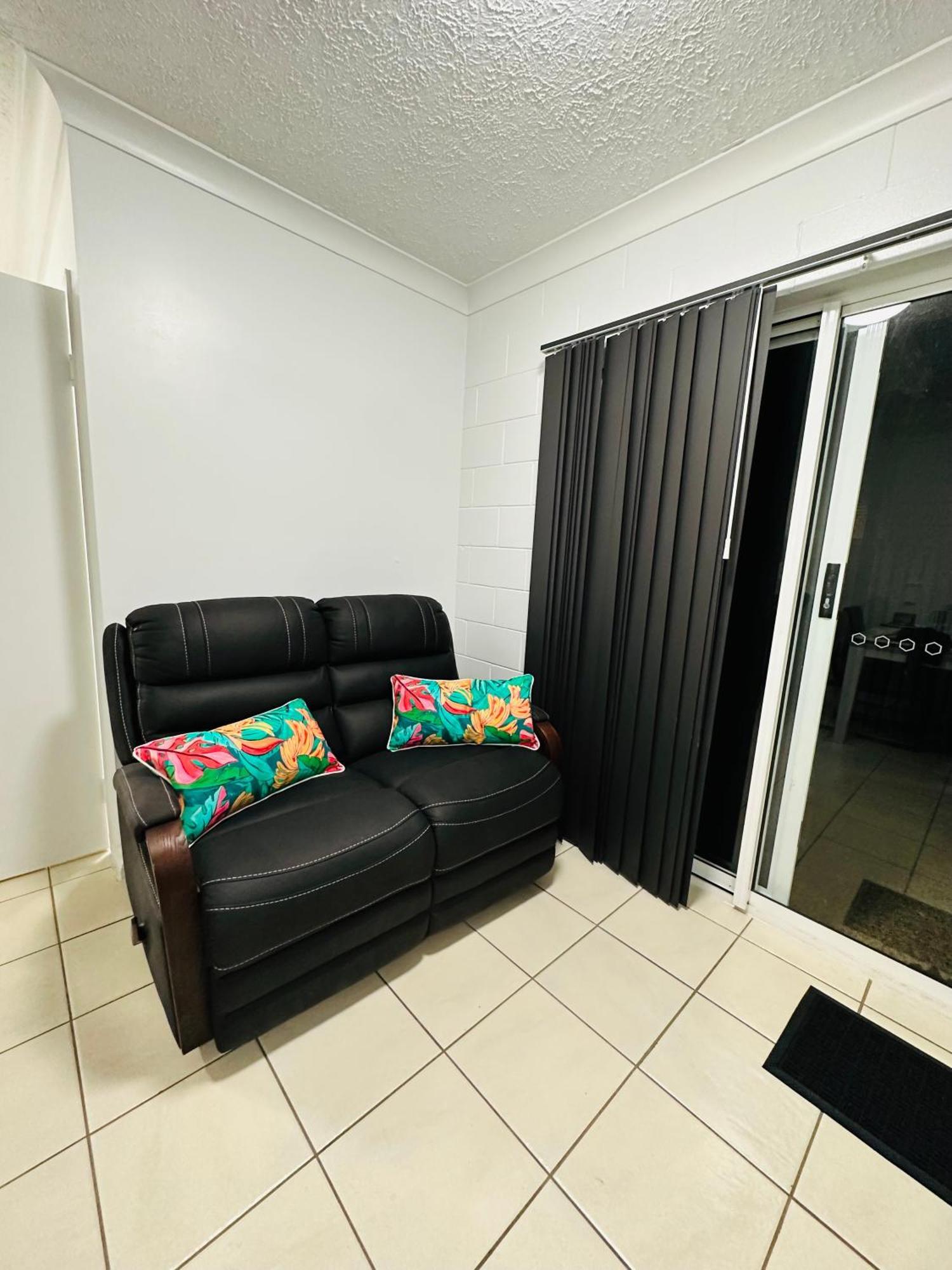 At Henry St West End, Qld 3 Night Min Townsville