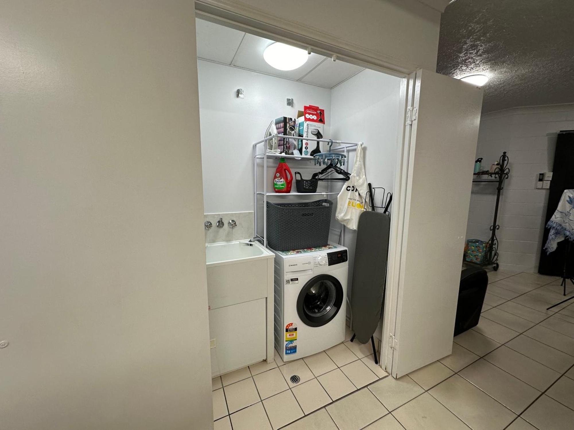 At Henry St West End, Qld 3 Night Min Townsville